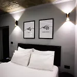 The Bubbles - Jacuzzi Hotel Tirana
