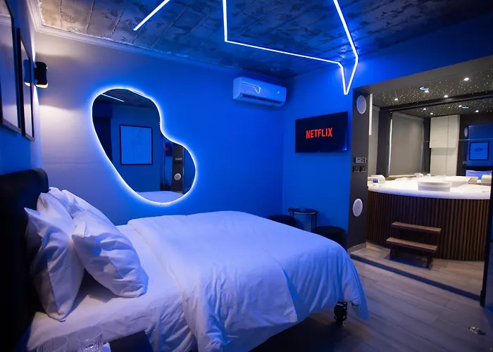 The Bubbles - Jacuzzi Hotel Tirana