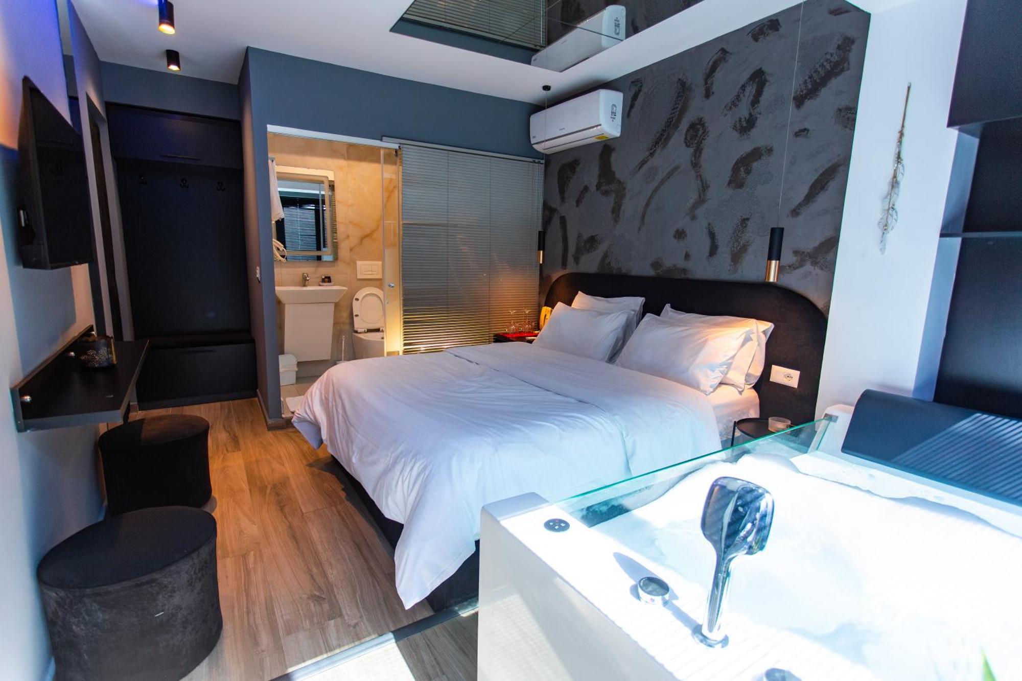 Hotel The Bubbles - Jacuzzi 3*