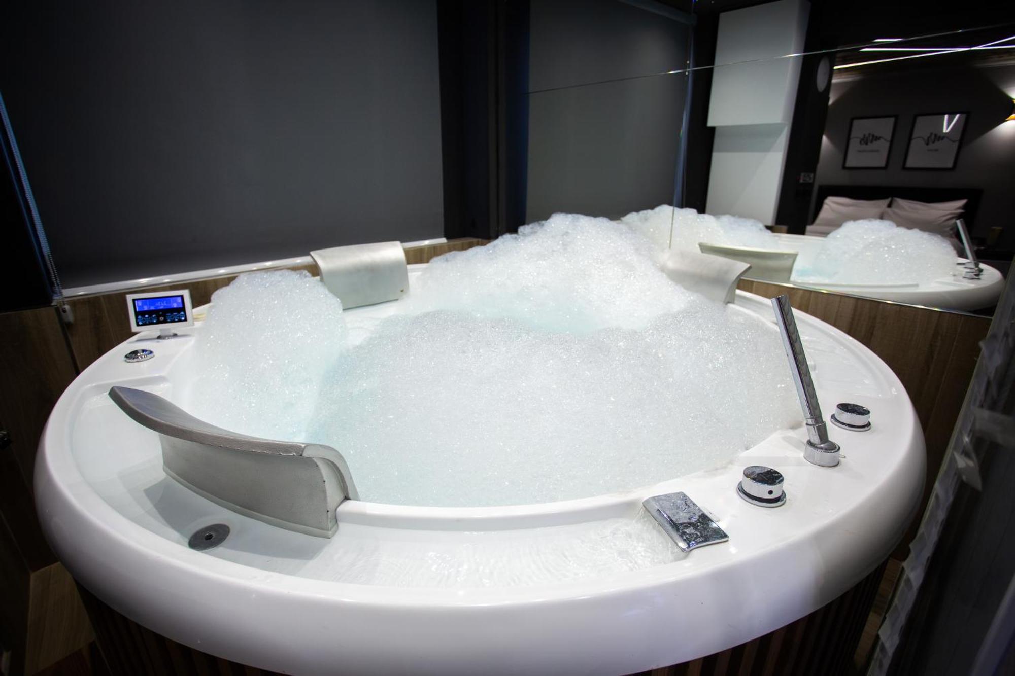 The Bubbles - Jacuzzi 3*